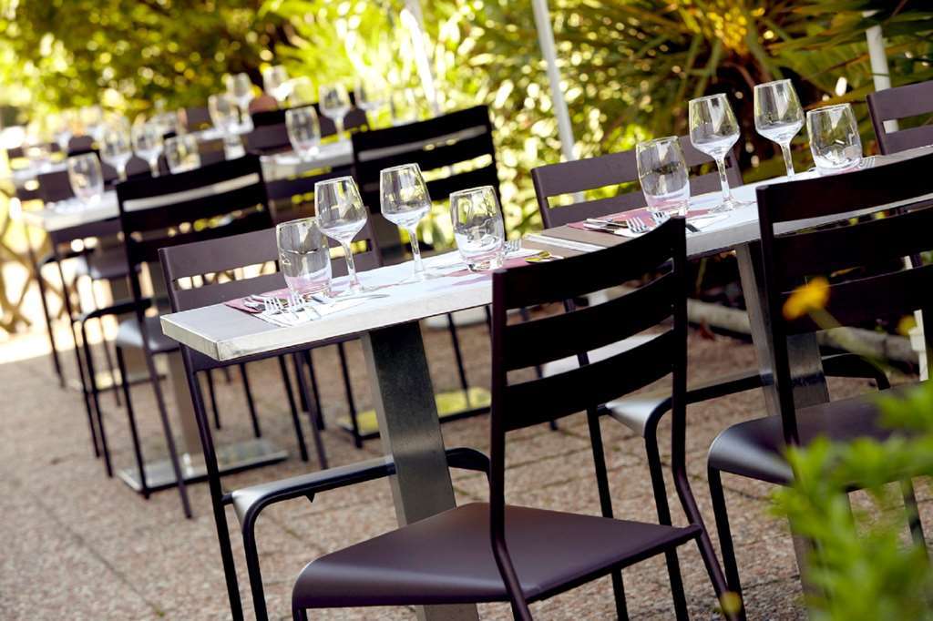 โรงแรมกองปานีลแวร์ซาย์ บุค ร้านอาหาร รูปภาพ
